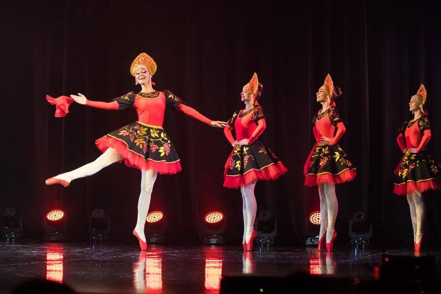 Mixed‑age casts within a single number are the ensemble’s signature creative style