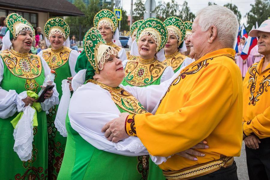 And where there’s singing, there’s dancing — even if it’s just for one verse!