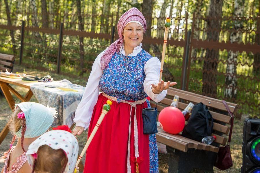 The “Bunny Tales” studio draws little ones into the world of Russian folk culture
