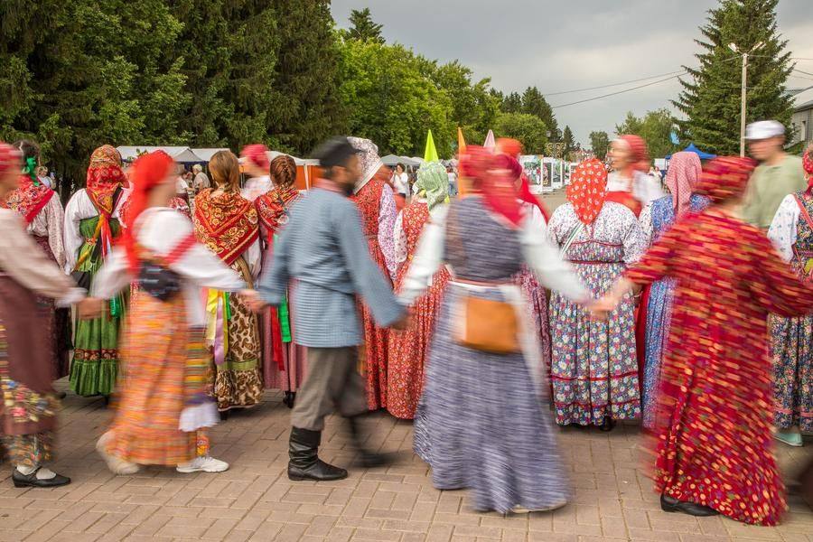 The main round dance event will take place tomorrow on a sun‑drenched meadow