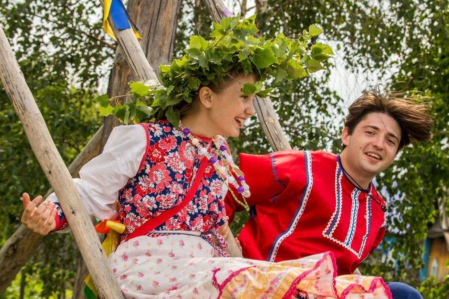 Apparently, their couple’s rituals are still ahead — and the organizers will definitely notice them