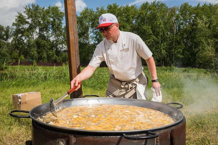 Taking turns, the head chefs of Omsk’s best restaurants work their magic