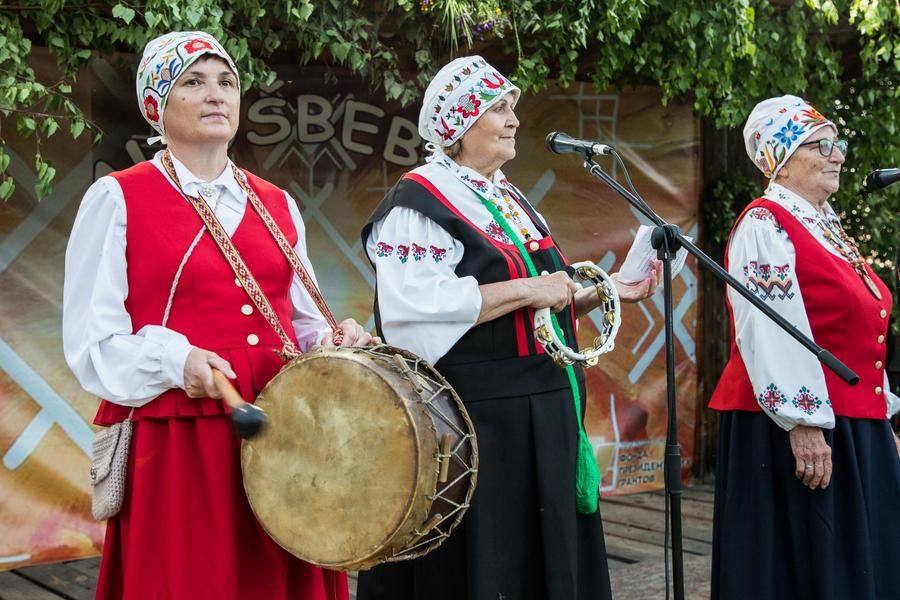 From Tara came the Estonian ensemble “Rõmus” to join the celebration