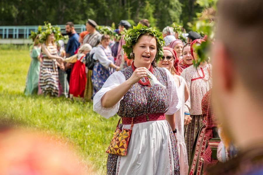 In some round dances, a group of singers passes by those who hold the circle…