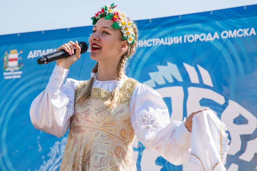 The “Sunrise” ensemble includes keepers of Russian song traditions