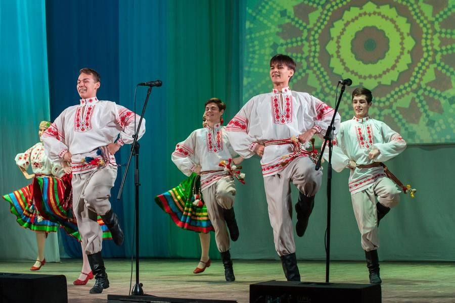 Back to dancing: meet the “Youth” ensemble from Omsk College of Culture and Arts