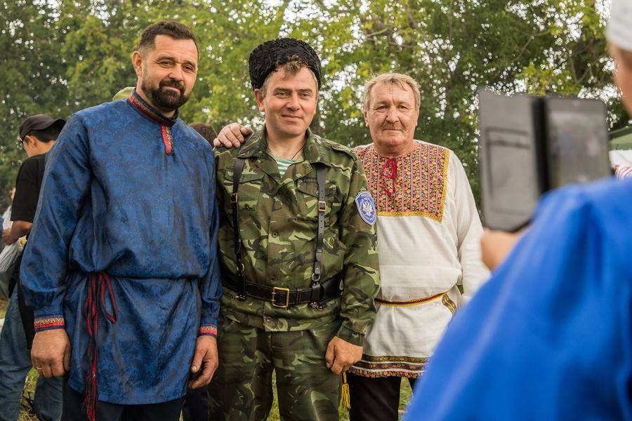 Once the soup no longer needs tending, there’s a moment for group photos