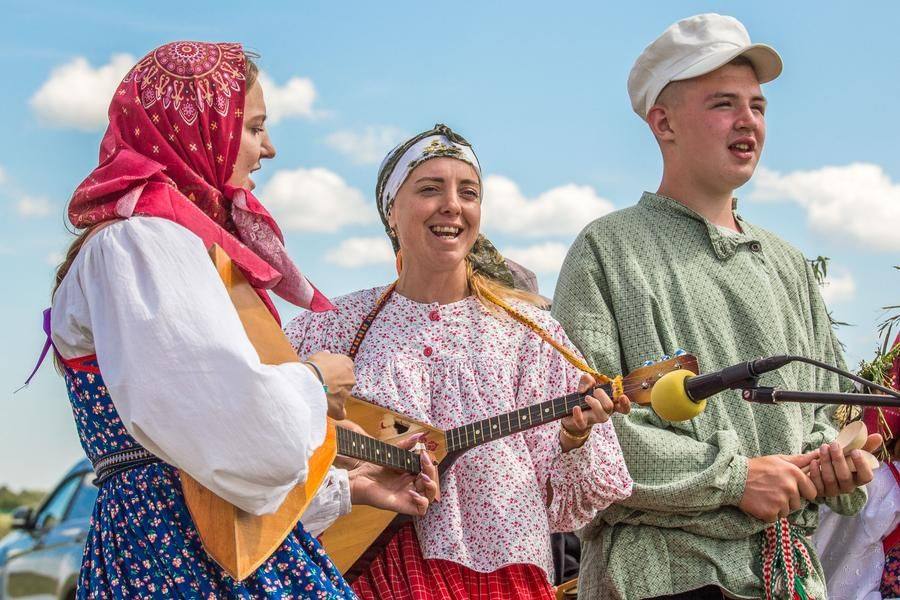 Their performances of traditional songs are lively and full of energy