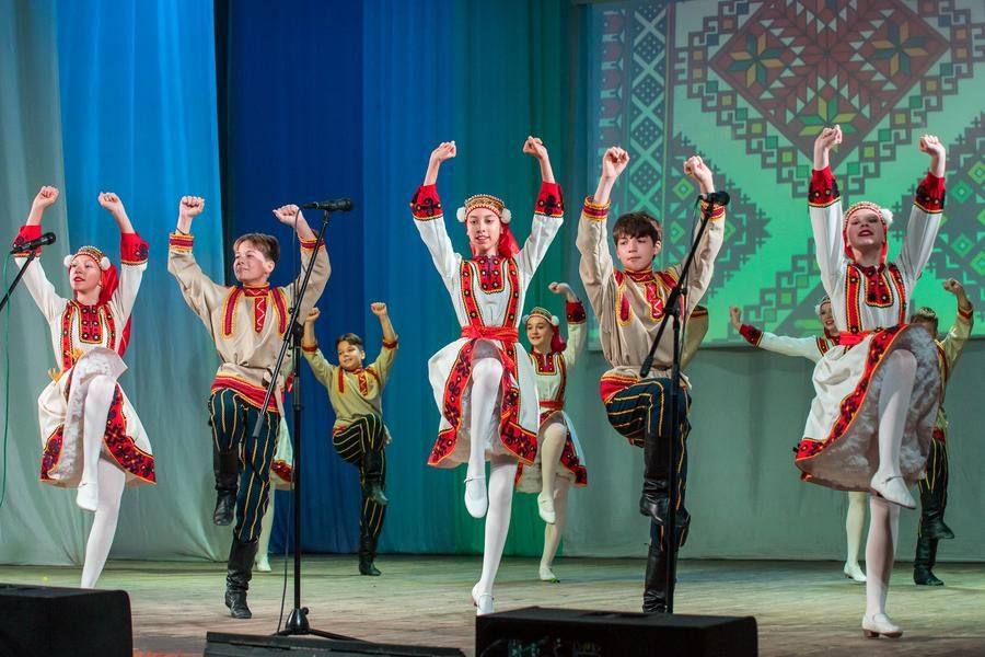 The choreographic baton passes to the “Dream” ensemble from the City Center of Creativity