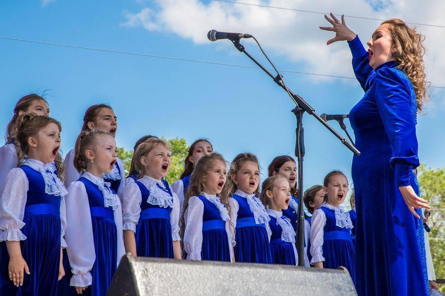 The “PrimaVera” Children’s Academic Choir performs the National Anthem of Russia