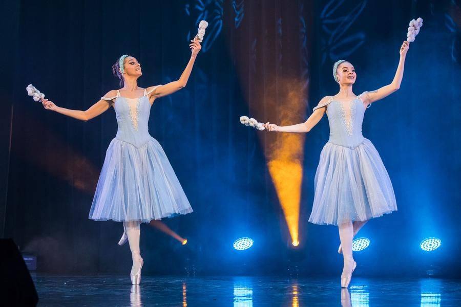 “Winter Walk” takes the audience into the frosty starlight for the next number