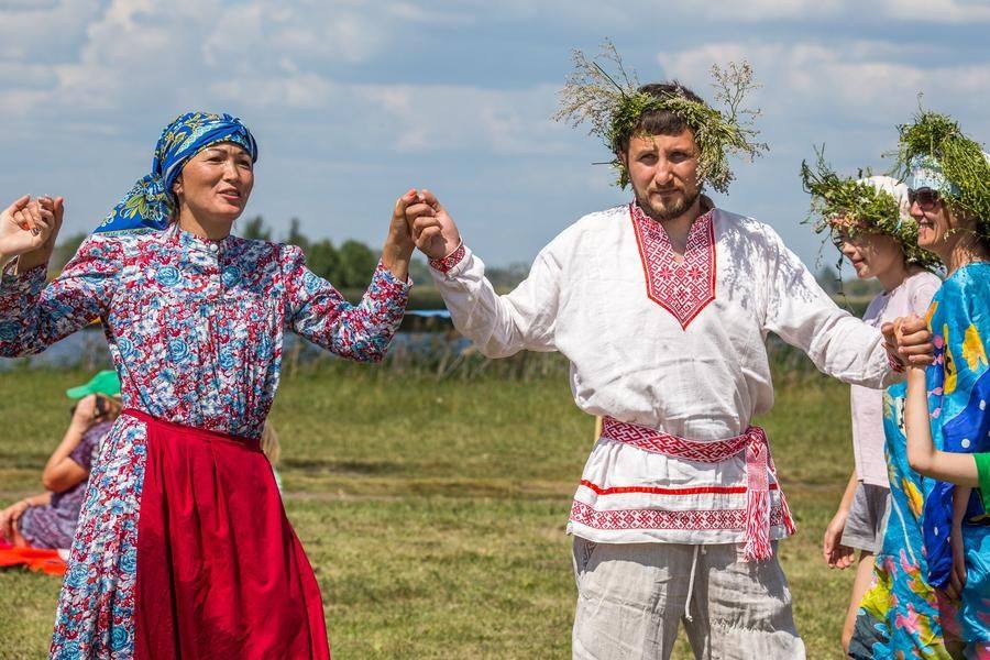 A full hour of the program is dedicated to traditional folk choreography