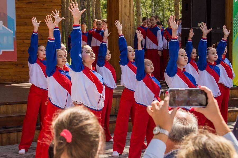 The epilogue of the official part is entrusted to the “Youth” folk dance ensemble