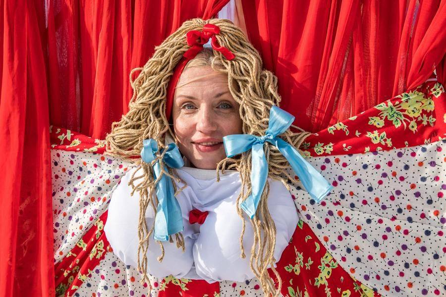 Every Winter Farewell at the House of Friendship features photo zones for fun selfies