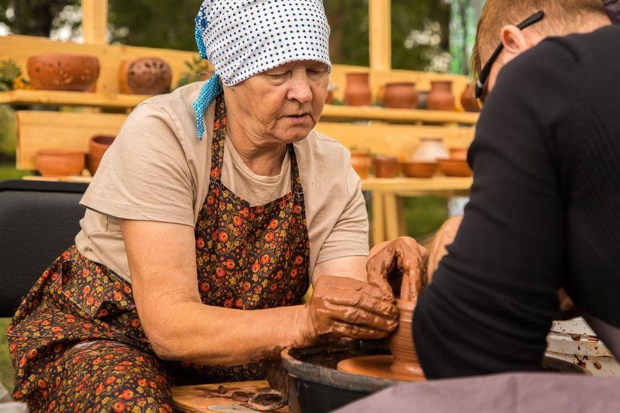 Fancy making a clay bowl under a master’s guidance? You’re welcome!