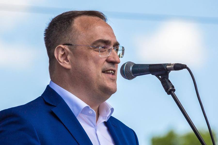 He is joined by Dmitry Kolozin, assistant to the Presidential Plenipotentiary Envoy to the Siberian Federal District