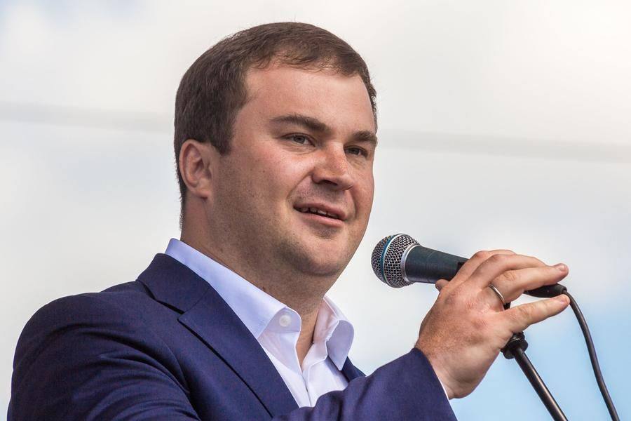 The head of the region, Vitaly Khotsenko, thanks his colleagues for supporting Omsk’s initiatives