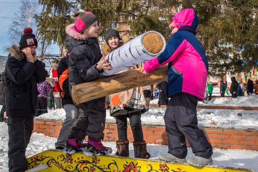Fighting with soft “logs” tests your balance in both attack and defense