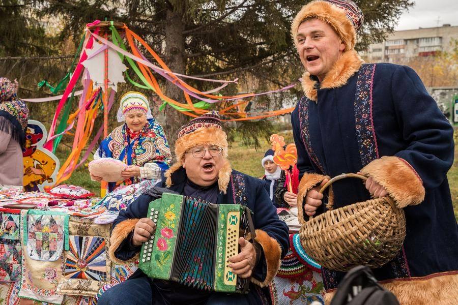 The market rows are always lively, and there’s always room for creative improvisation