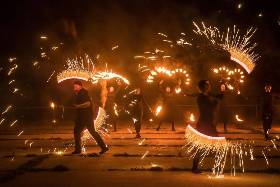 It’s time for the sparkling pyrotechnics