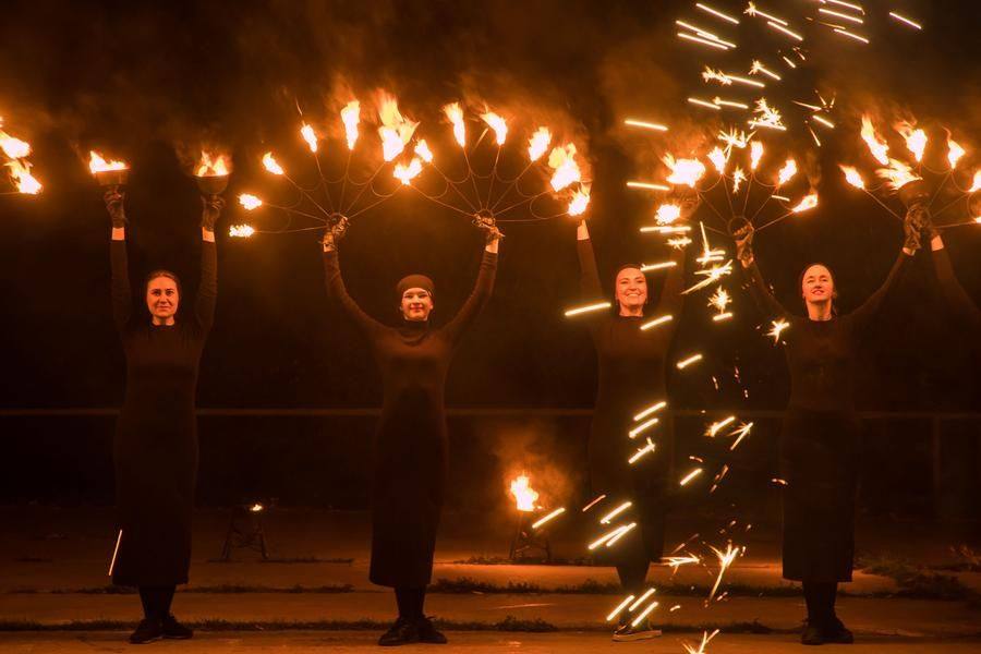 It seems the noble fire loses this battle for the audience’s attention