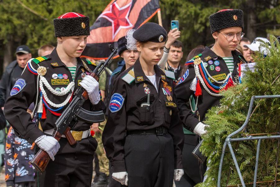 The memory watch initiative comes from patriotic youth organizations