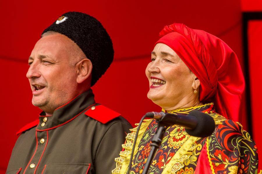 A Cossack ensemble from Cherlaksky District is performing