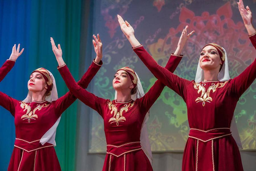 The “Youth” ensemble from OmCC&A fully embraces the culture of the Transcaucasus region