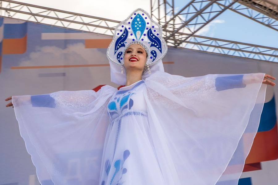 The “Siberian Patterns” ensemble opens the block of dances and songs of Russia’s peoples