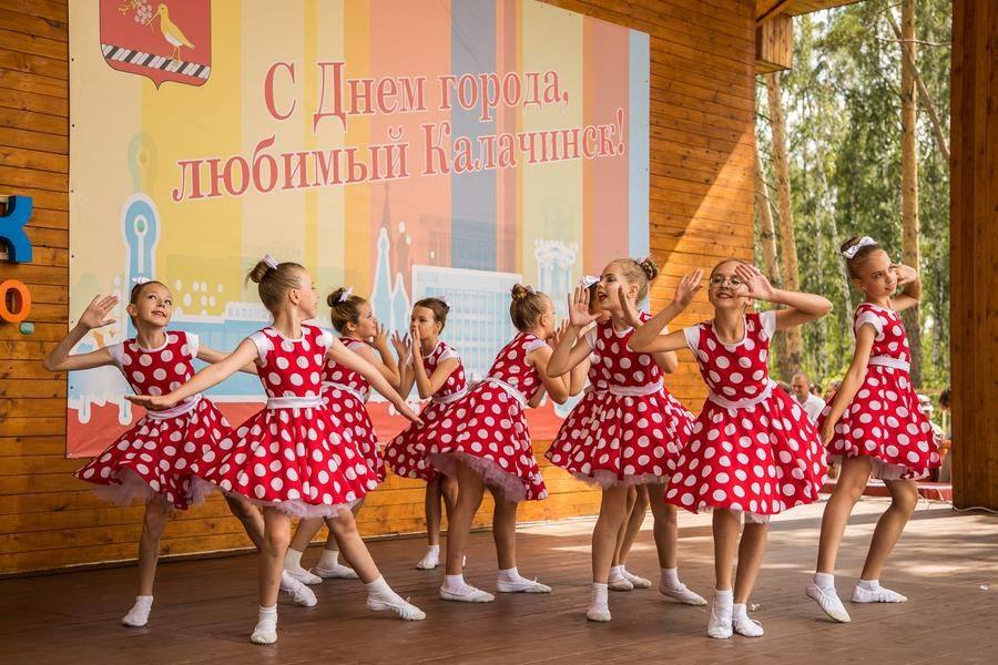 The “Improvisation” group from the Children’s Creativity Center (CDT) invites everyone to have some fun