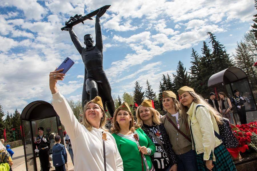 Today it will remain in photos taken by thousands of Omsk residents