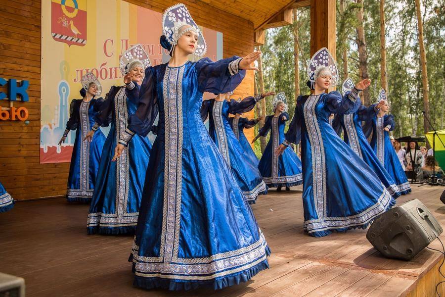 And once again, our beloved “Youth” returns to the stage with the dance “Russia”