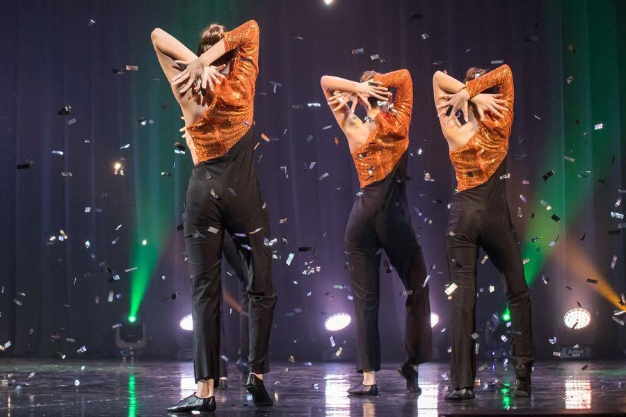 The set of stage special effects is modest, which makes their use all the more valuable