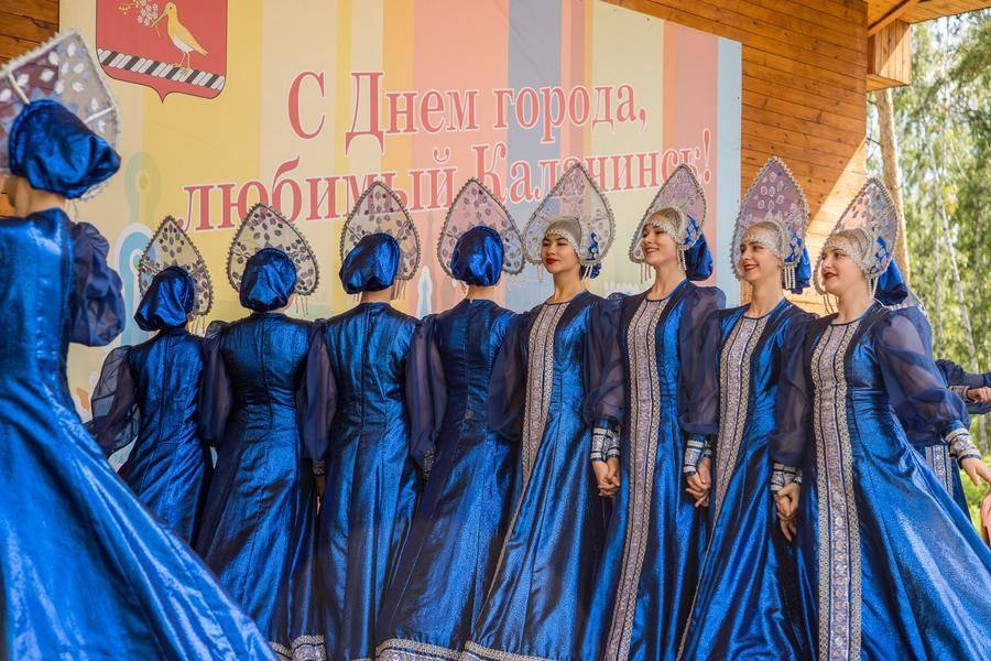 This impressive production evokes a sense of pride for the country