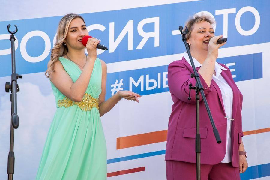 In the Western Village, artists representing the countries of Europe and the Baltic states are performing