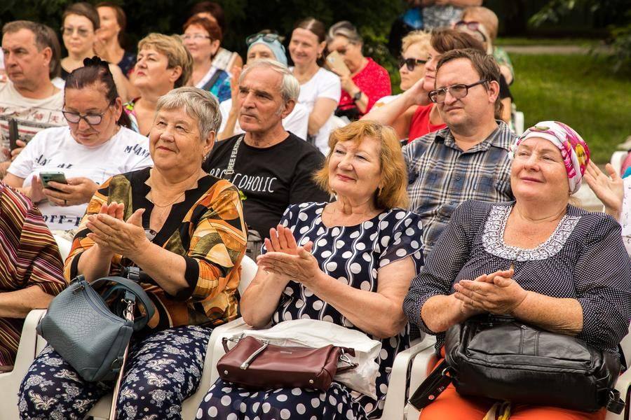These applause from Omsk residents are for all the artists and organisers of the flower festival