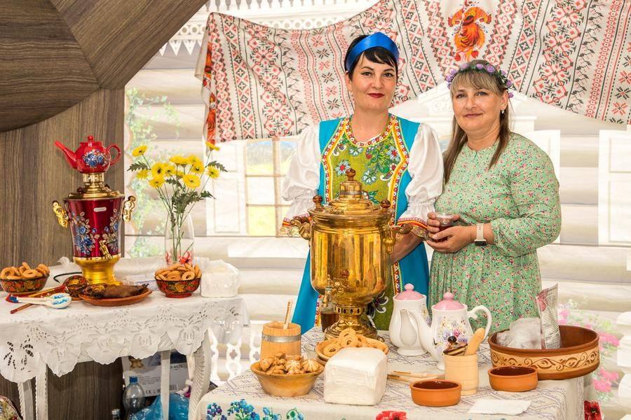 The hospitable “Russian Hut” area will treat visitors