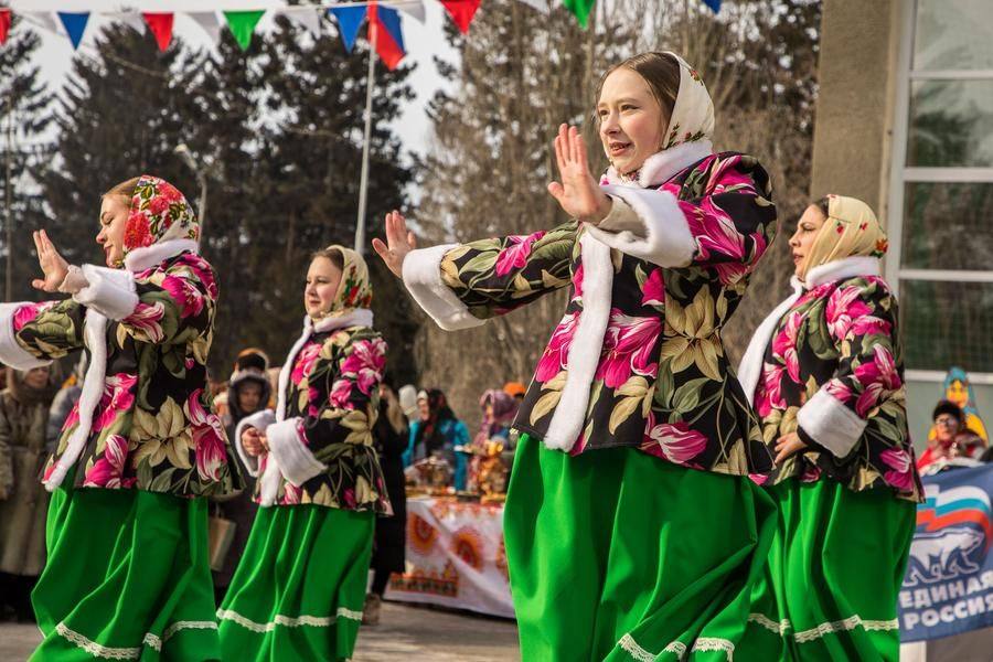 The first part features performances by creative groups from Krutaya Gorka