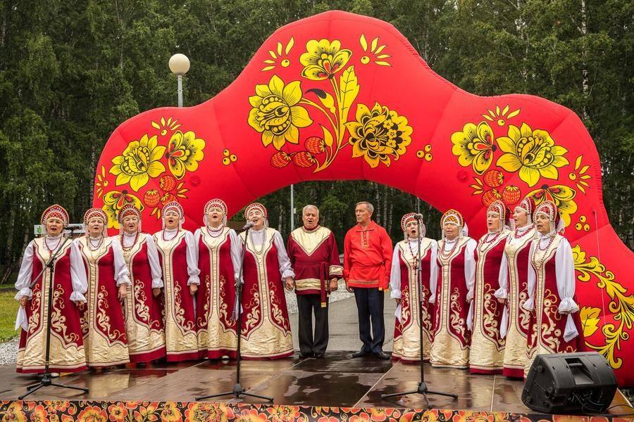 In the morning, veteran ensembles take turns performing