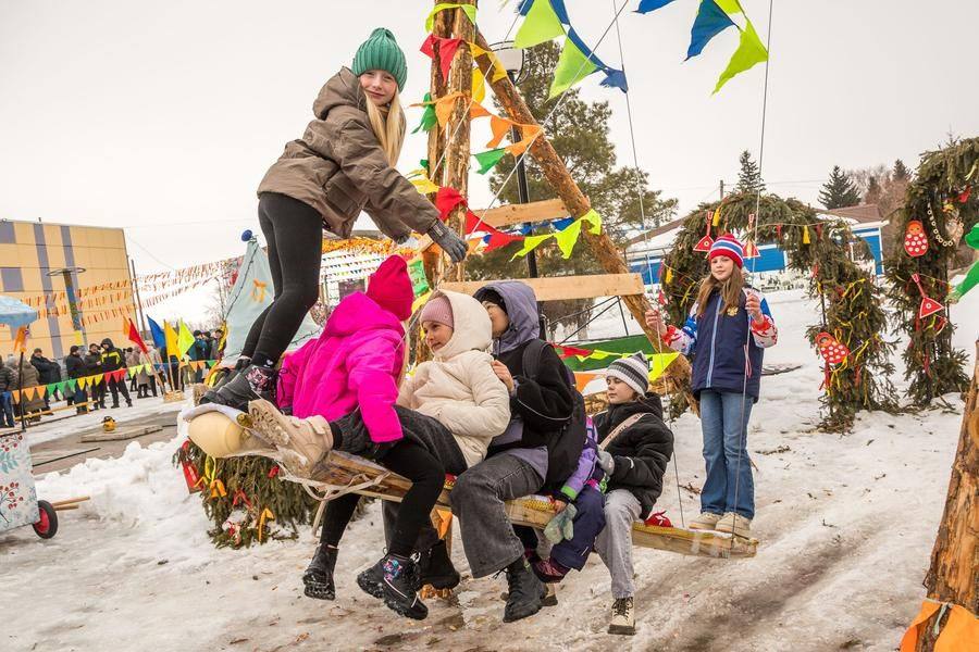This year, the festivities outgrew the cozy halls and took over the entire square near the Cultural Center