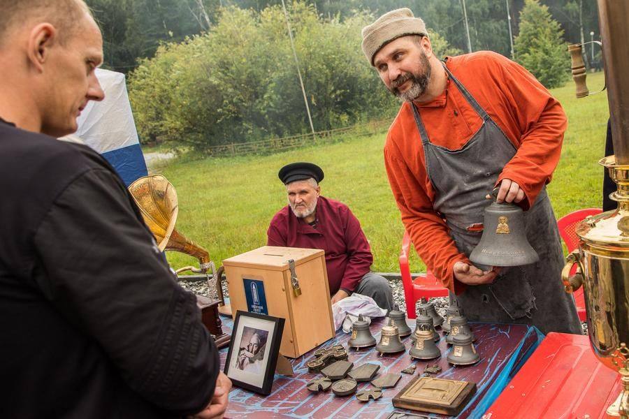 Here one can also buy souvenirs from the foundry workshop…