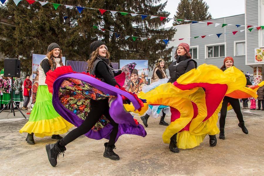 The flaring skirts are a signature move of this choreographic style