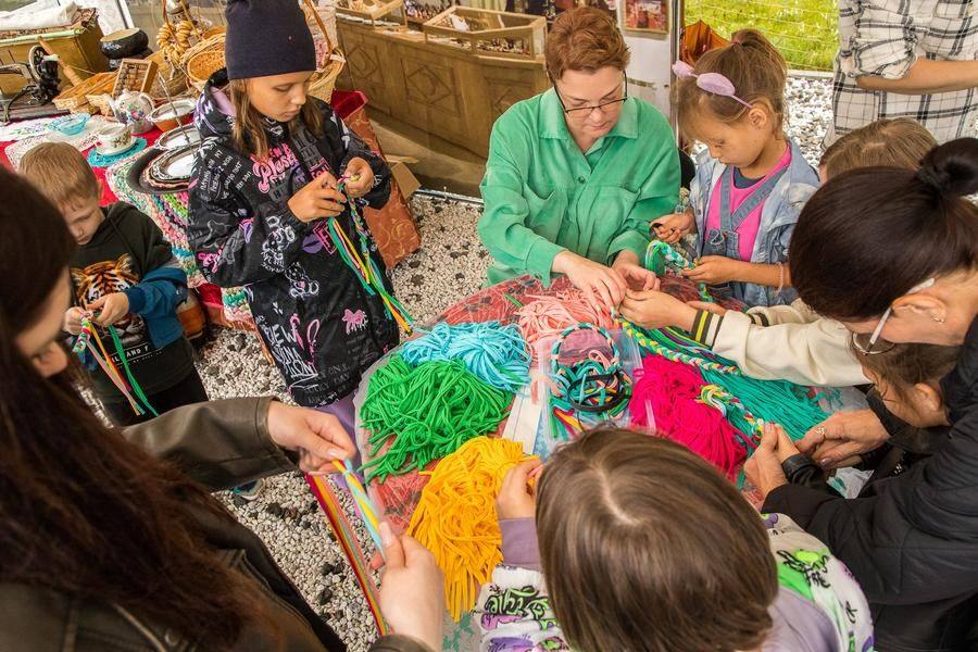 Braiding headbands is especially popular