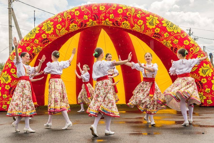 Now it’s time for choreography: the “Fantasy” ensemble arrived from the Golyshmanovsky District