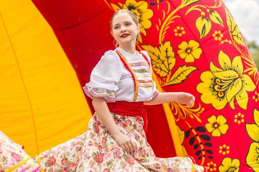 Their energetic number is called “Nizhny Novgorod Round Dance”