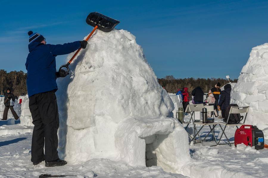 One thing is clear: if the snow house can shelter you from the weather, the goal is achieved