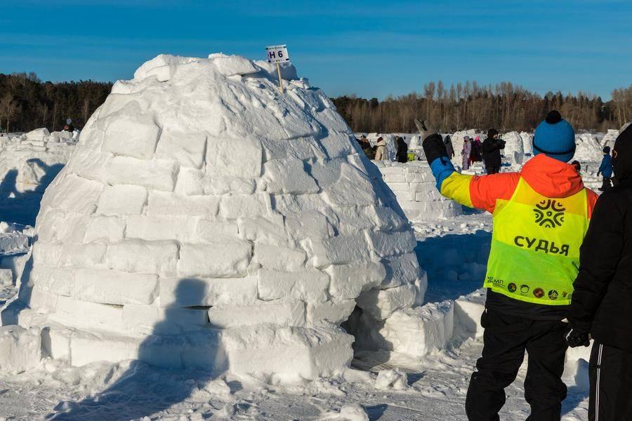 They’ll measure the igloo’s diameter and height and record the construction time