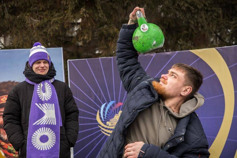 Plenty of people are keen to lift the weight, and they’re impressively resilient