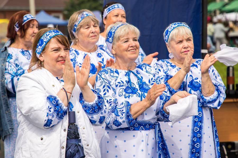 Artists from Novaya Zaimka are showing their support for their fellow villagers performing