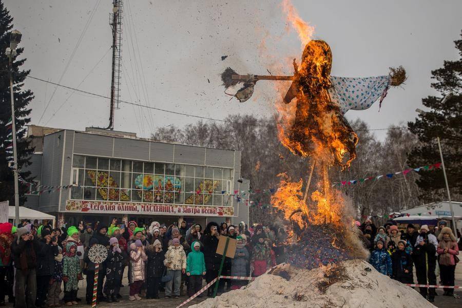 According to the belief, the higher and steadier the flames of the embodiment of frost and blizzards burn, the luckier the